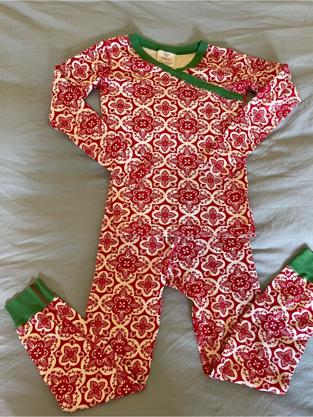 Hanna Andersson Red Floral Print Pajama Set with Green Trim